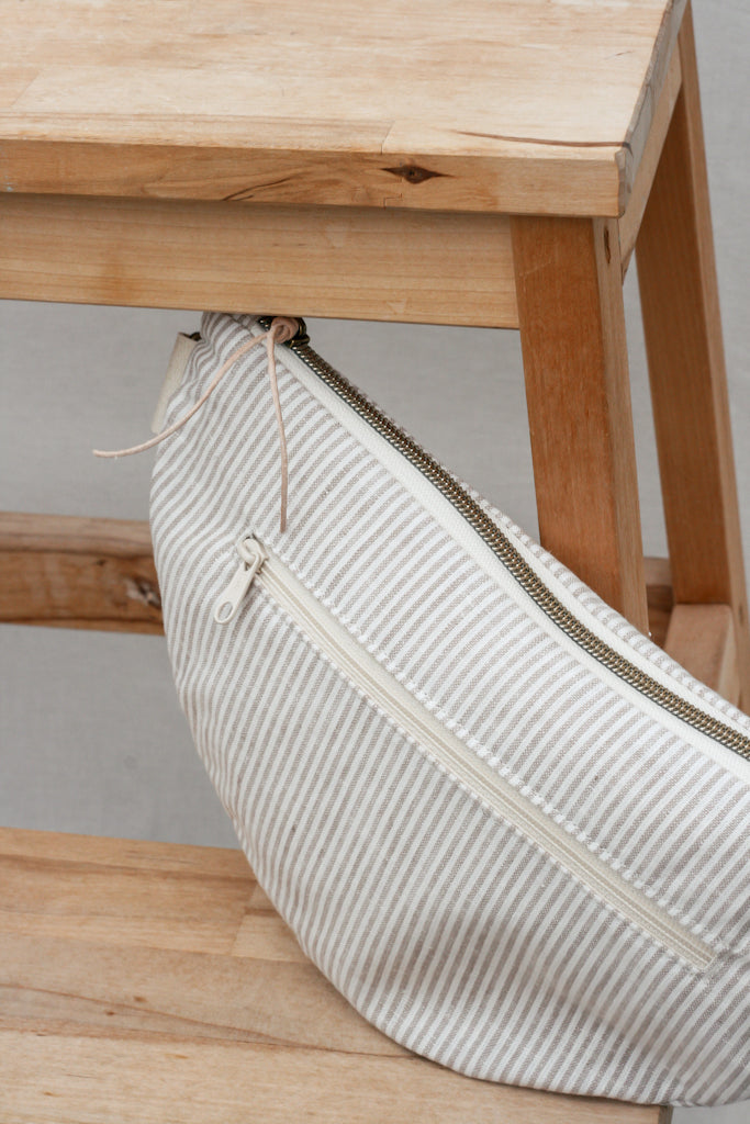 Halfmoonbag | small size - Linen